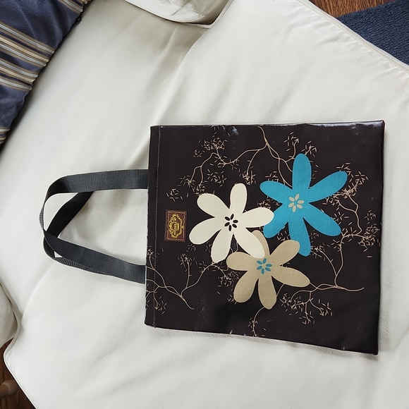 Modella waxed shoulder tote - Picture 3 of 5